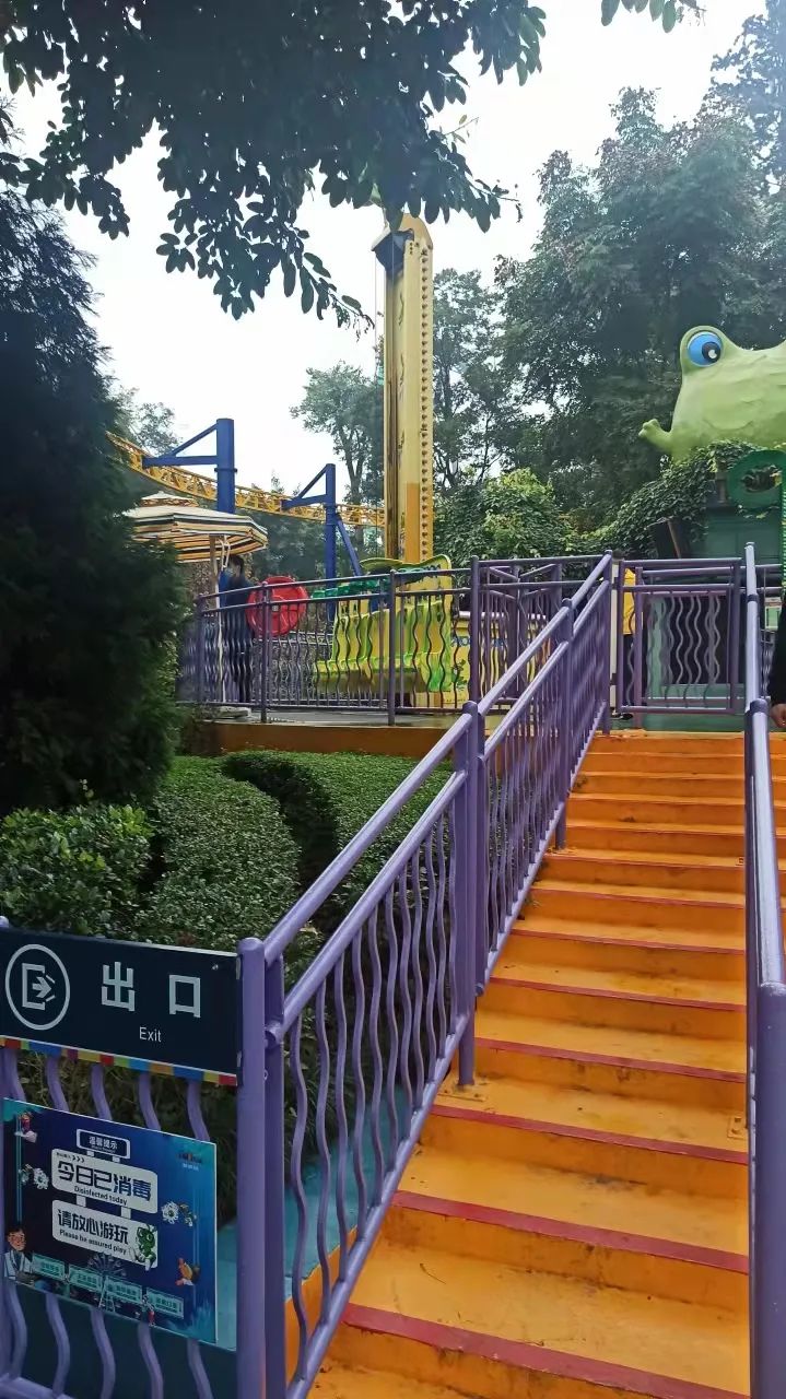 DƬ
